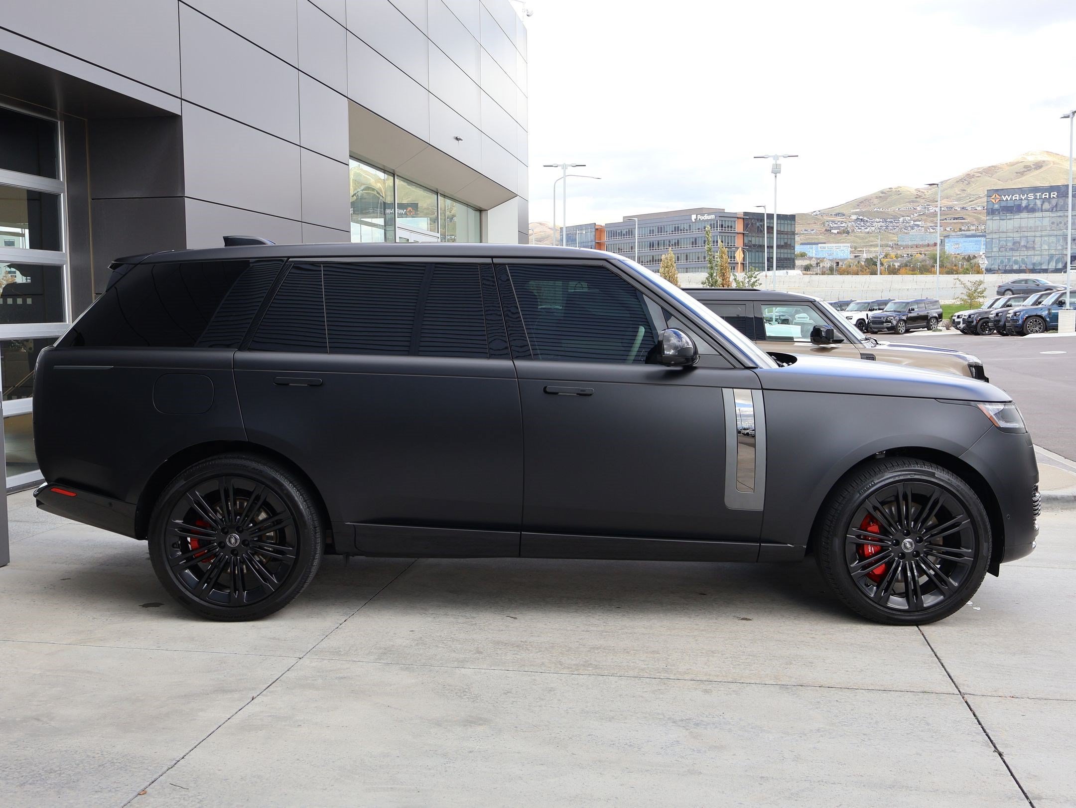 Used 2025 Santorini Black Metallic Land Rover SV image 4