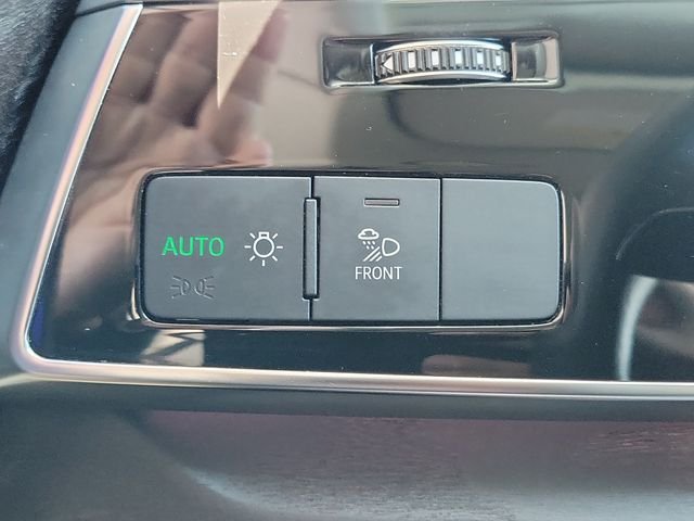 Used 2023 White Audi 55 Premium Plus image 19