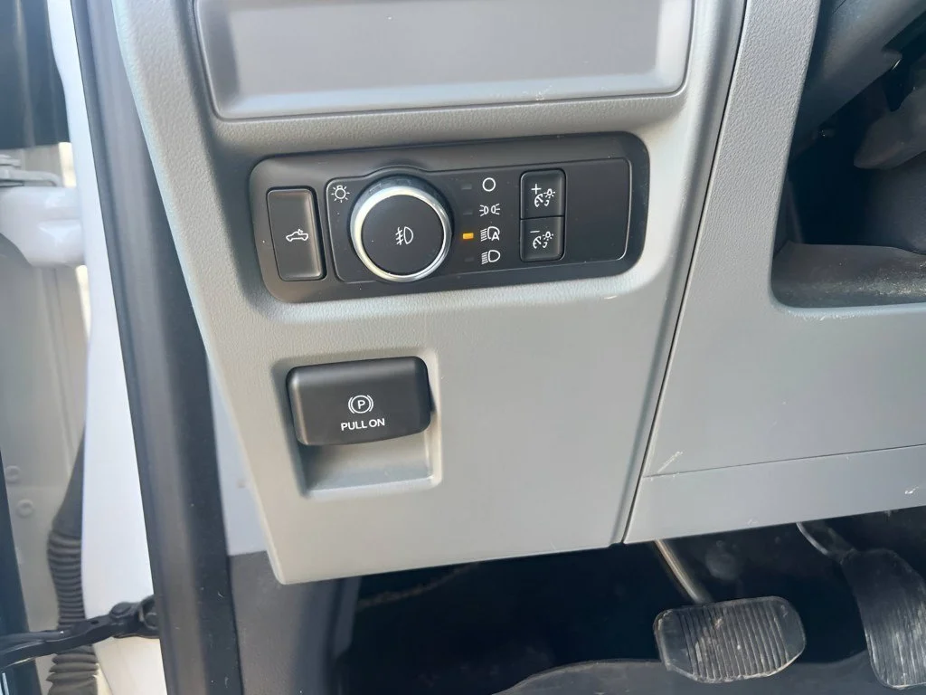 Certified Used 2022 Oxford White Ford XLT image 25