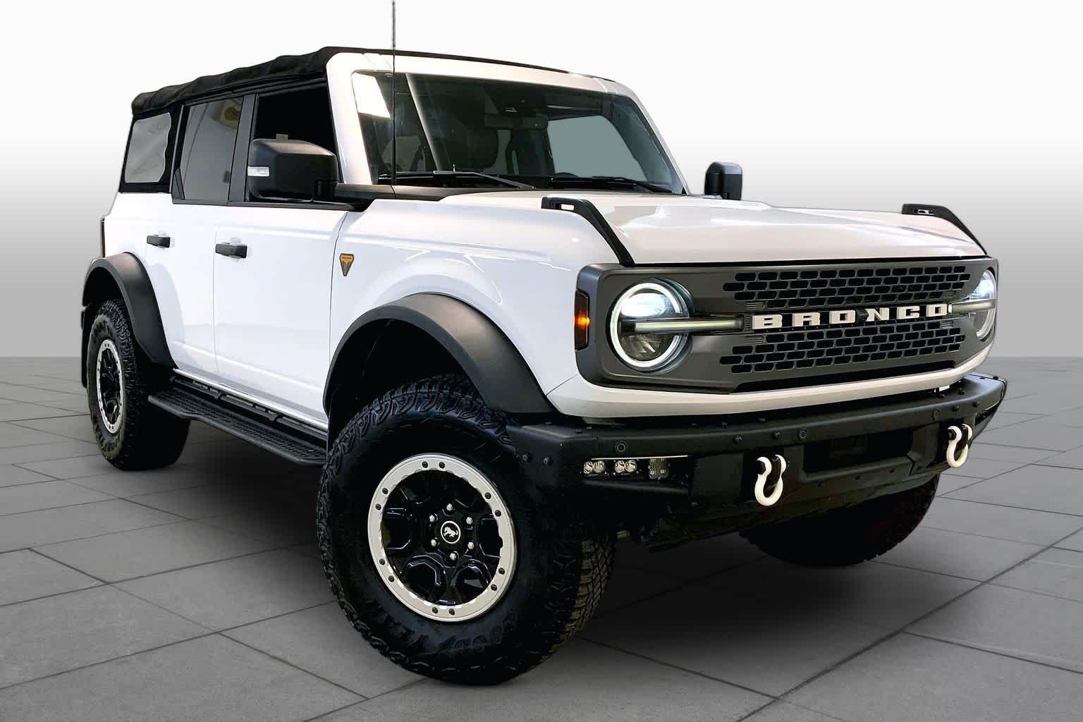 Used 2021 Oxford White Ford Badlands image 2