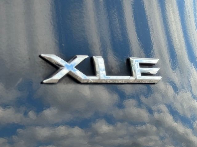 Used 2024  Toyota XLE image 11