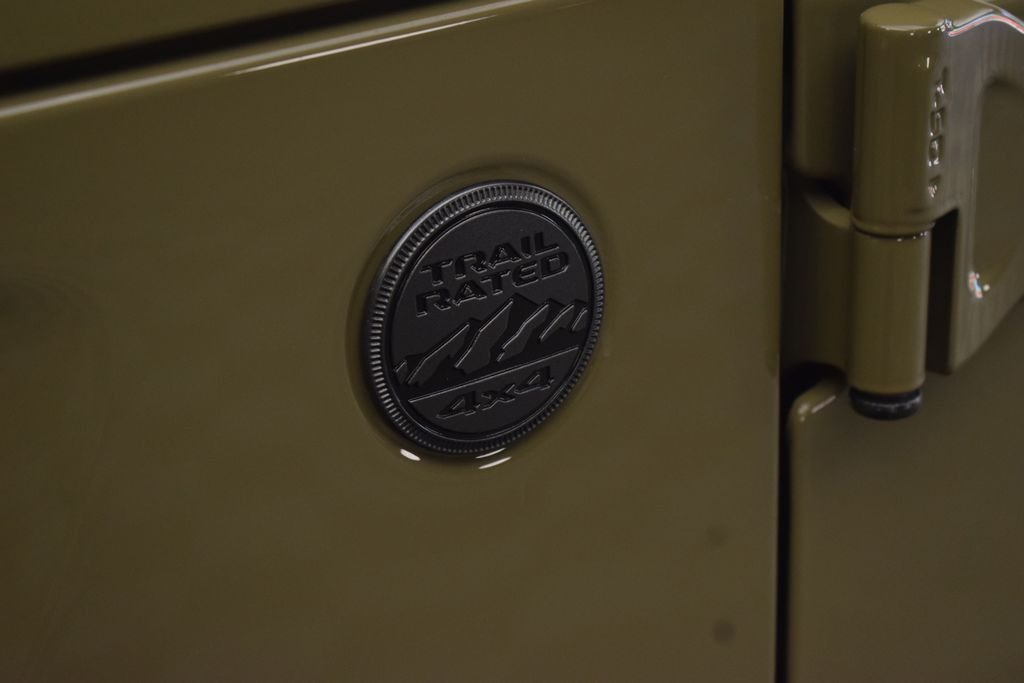 Used 2025 41 Jeep High Tide image 43