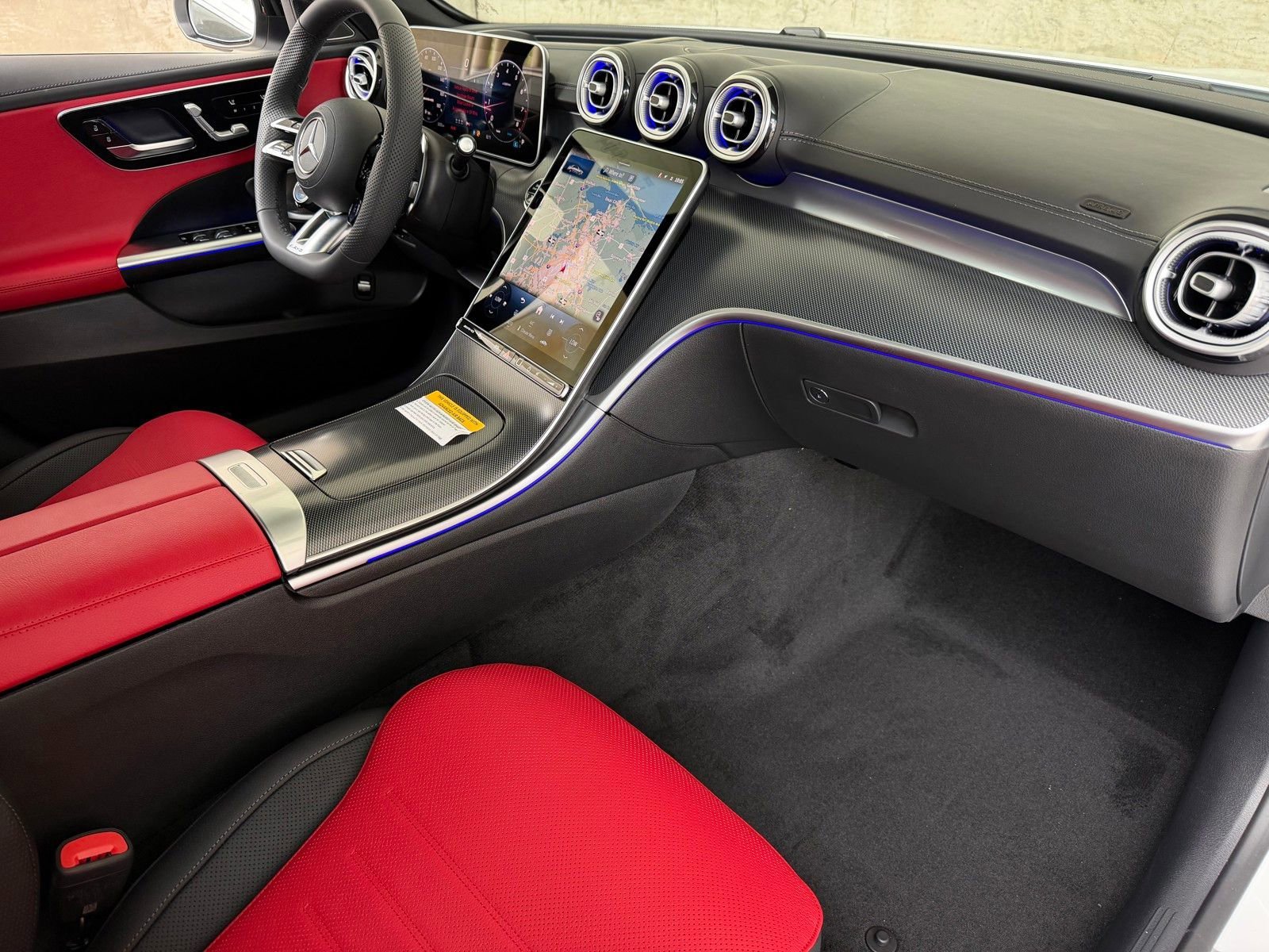 New 2026 MANUFAKTUR Moonlight White Metallic Mercedes-Benz AMG® C 43 4MATIC® Sedan image 37