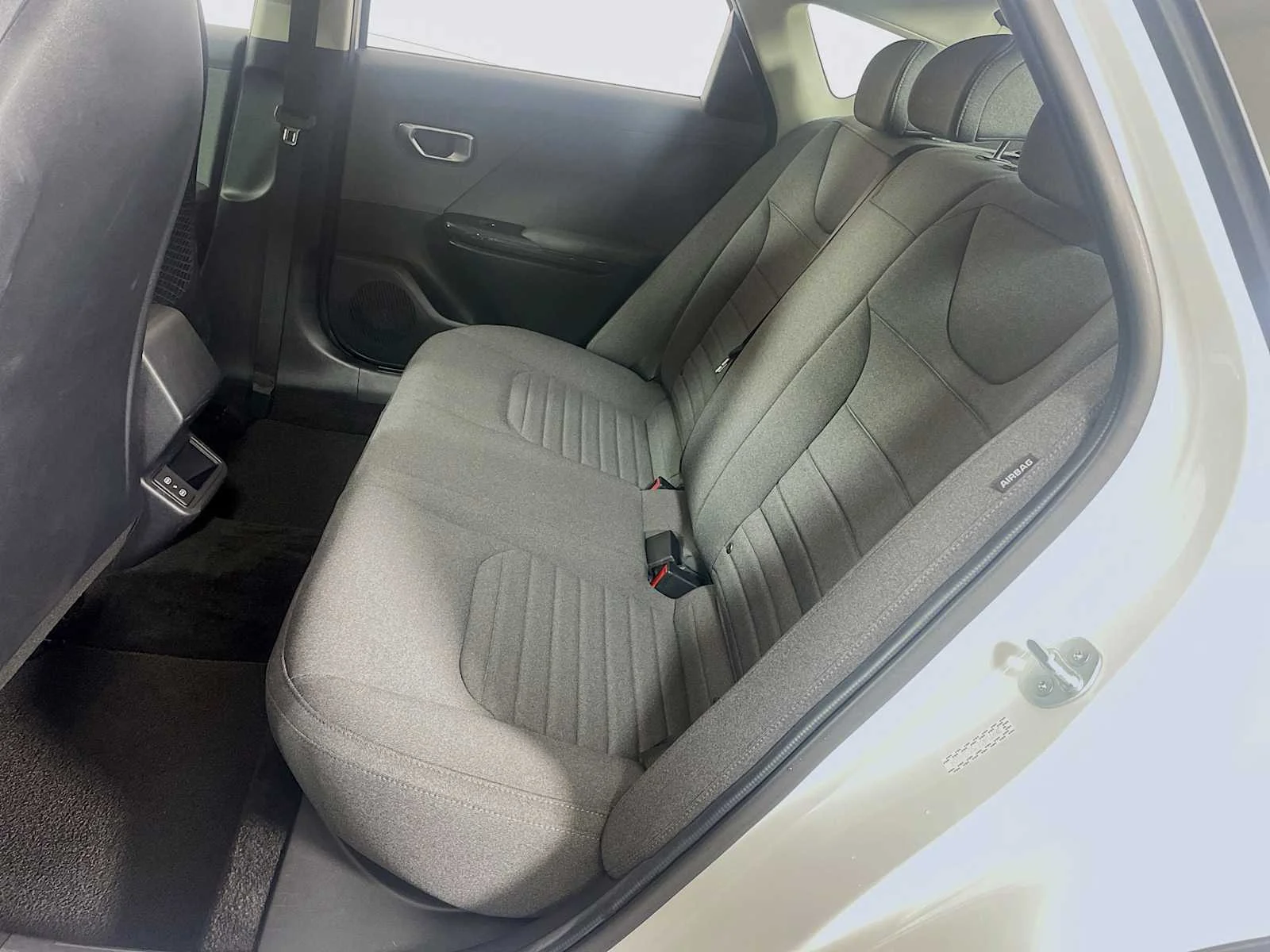 Used 2025 Snow White Pearl Kia EX image 21