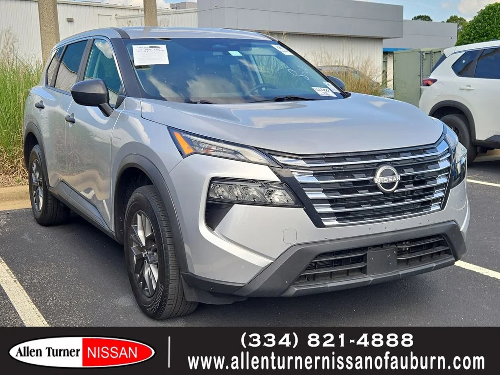 2024 Nissan Rogue S FWD's photo