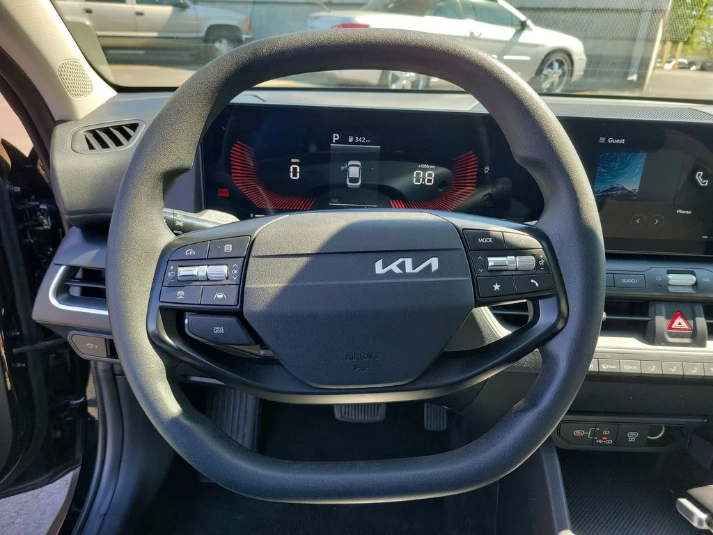 2025 Kia K4 LXS - Photo 23