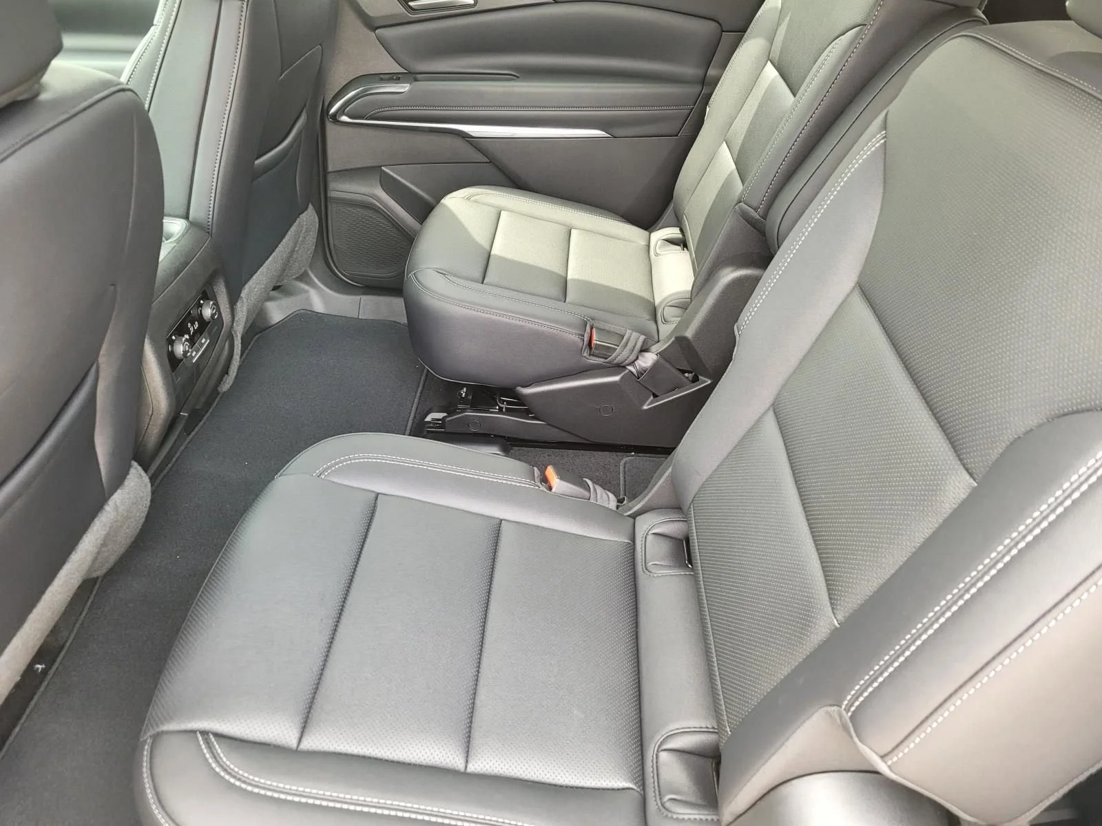 2026 Chevrolet Traverse LT - Photo 10