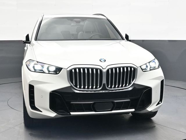 Used 2025 White BMW xDrive40i image 11