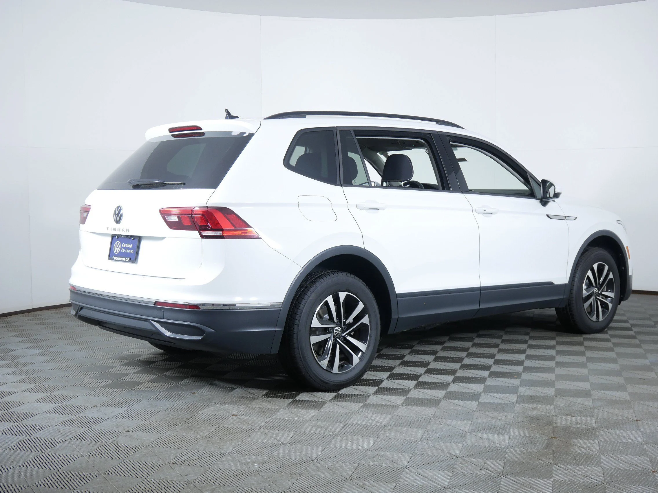 Certified Used 2022 White Volkswagen S image 7