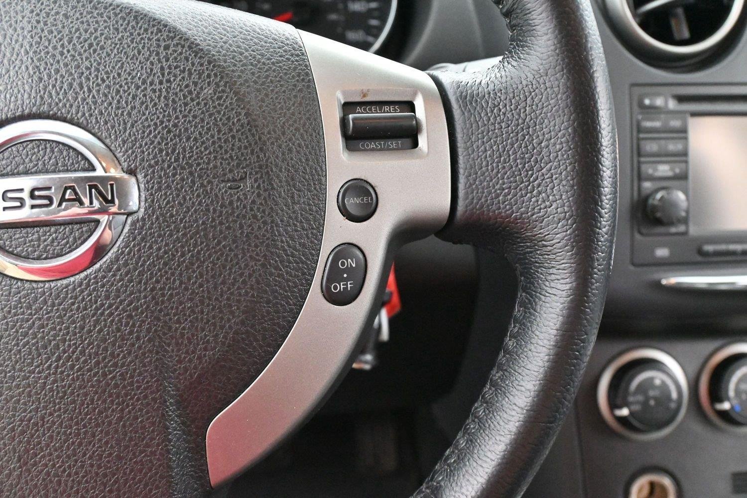 Used 2013 Brilliant Silver Nissan SL image 18