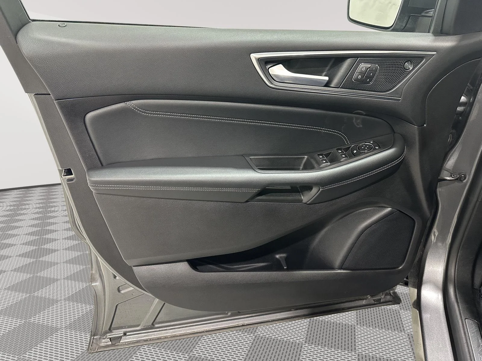 Used 2022 . Ford Titanium image 18