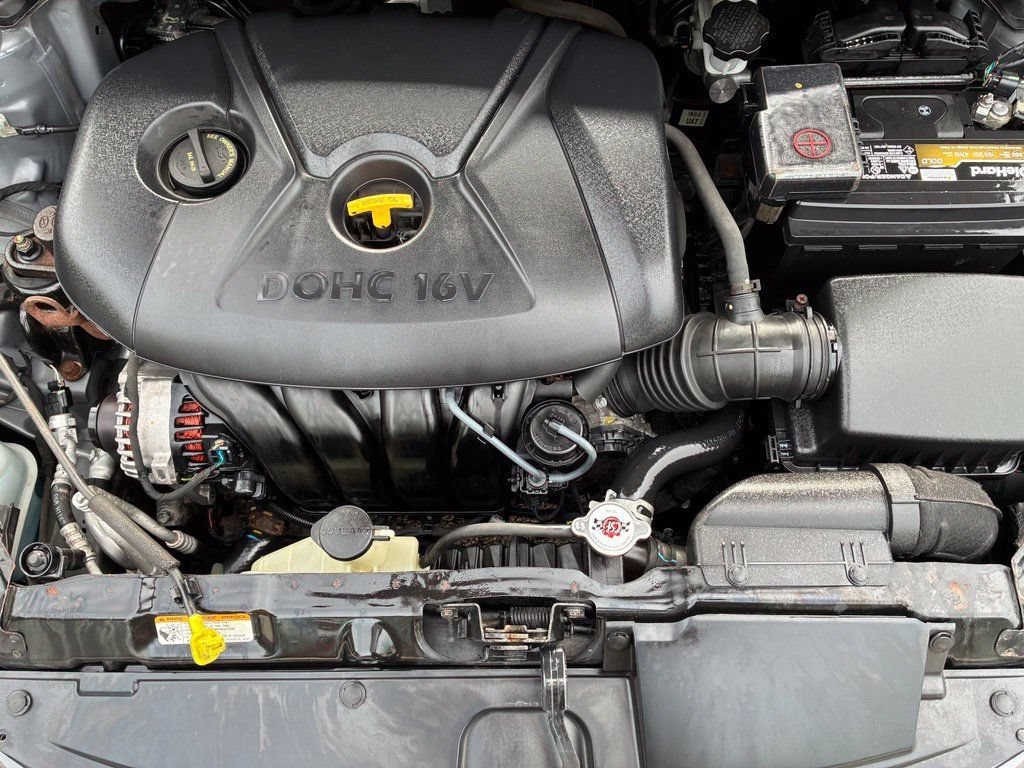 Used 2013 Gray Hyundai GLS image 31