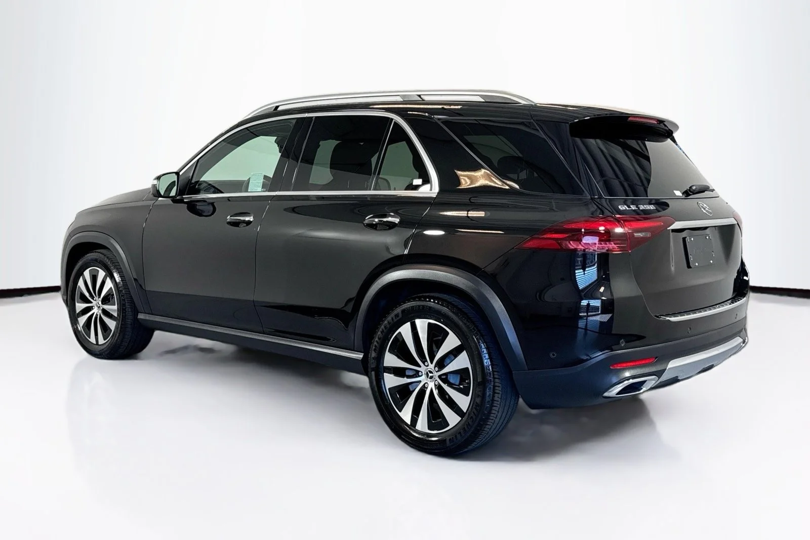 Used 2024 Obsidian Black Metallic Mercedes-Benz GLE 350 image 7
