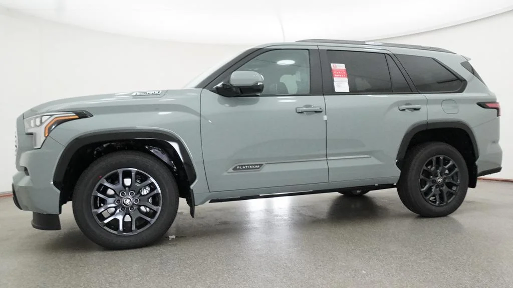 New 2026 Lunar Rock Toyota Platinum image 2