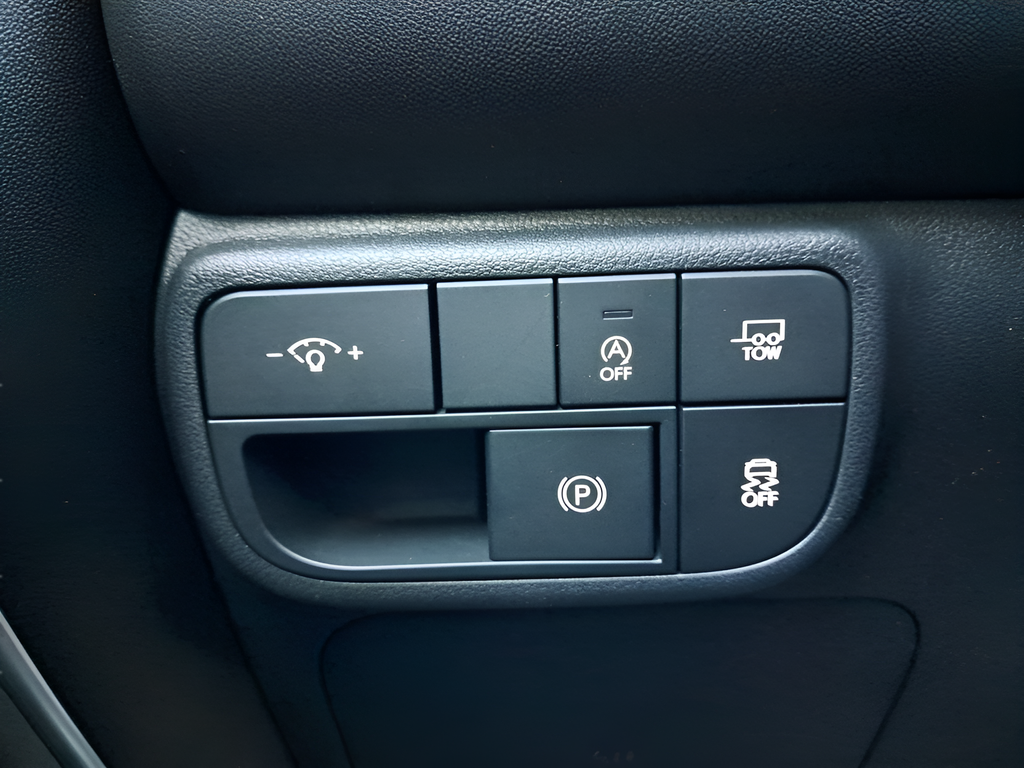 New 2026 White Hyundai SE image 24