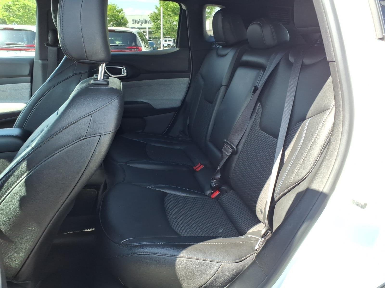 Used 2024 Bright White Clearcoat Jeep Latitude image 18
