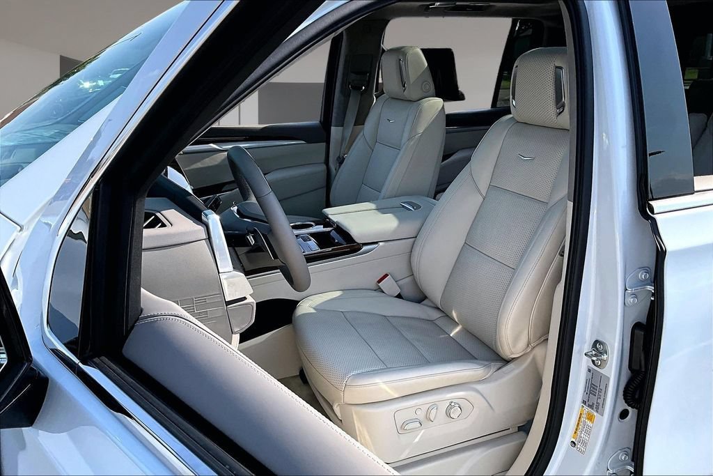 New 2026 Vibrant White Tricoat Cadillac Platinum Luxury image 9