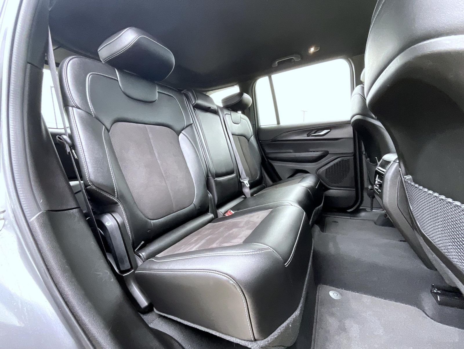Used 2024 Gray Jeep Altitude image 20