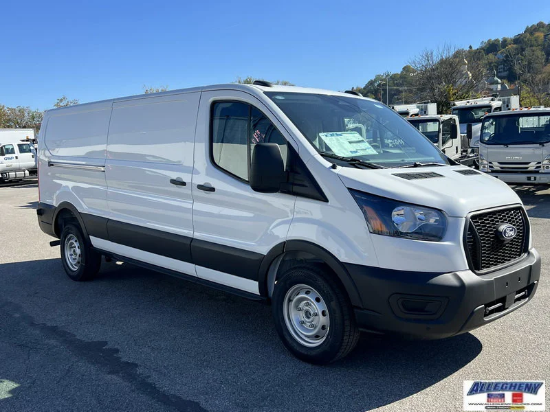 New 2027 Oxford White Ford T250 image 4