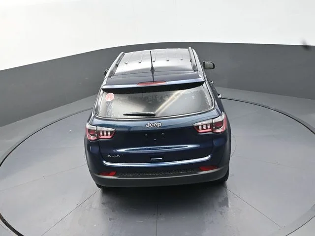 New 2026 Fathom Blue Pearl-Coat Exterior Paint Jeep Latitude image 16