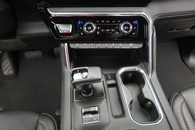 Used 2024 White Frost Tricoat GMC Denali image 9