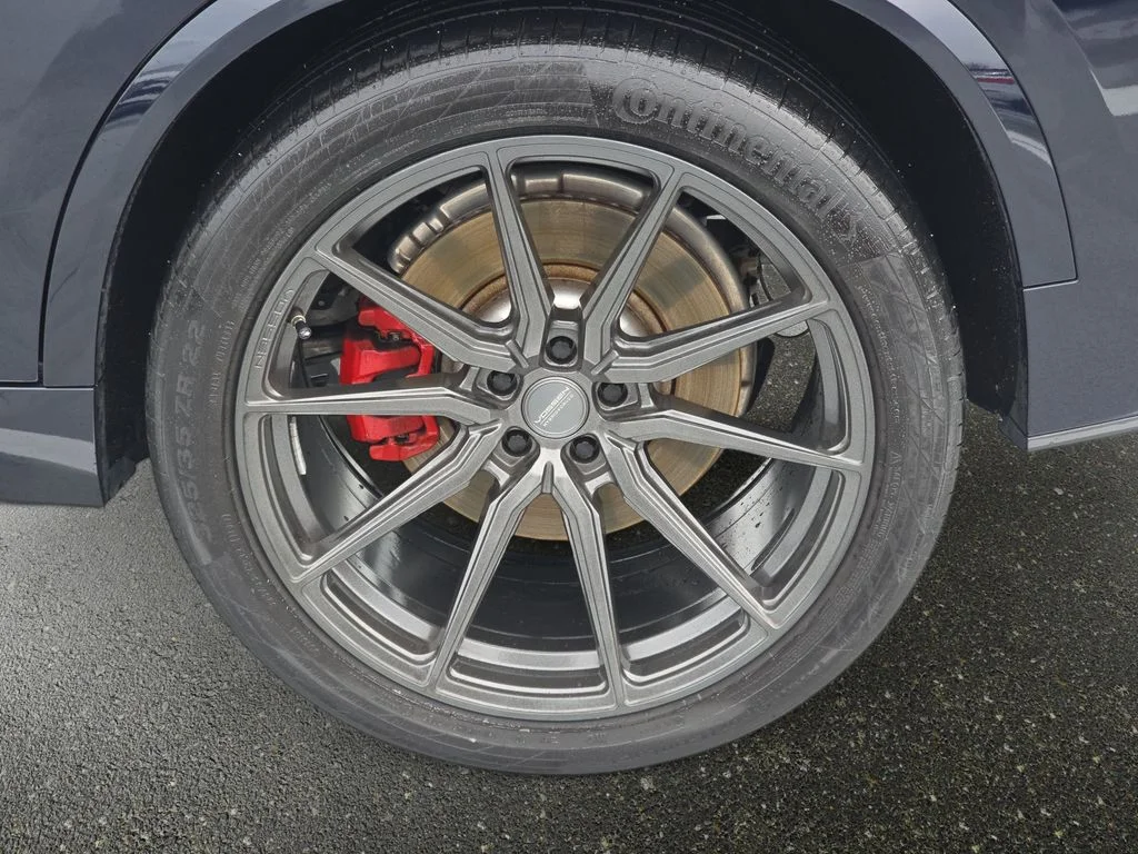 Used 2025 Black BMW M60i image 28