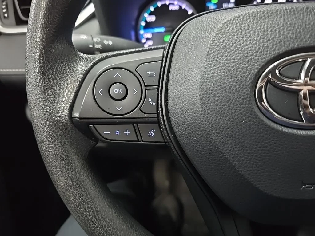 Used 2022 Gray Toyota LE image 19