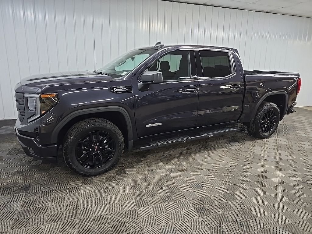 Used 2022 Silver GMC Elevation image 6