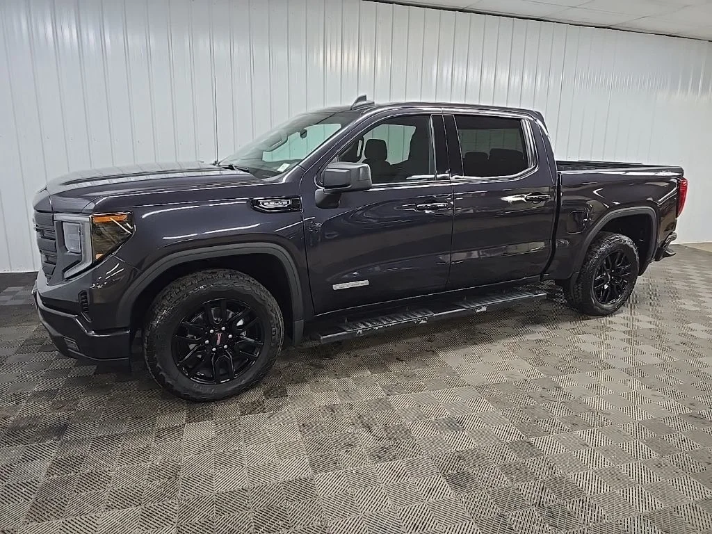 Used 2022 Silver GMC Elevation image 6