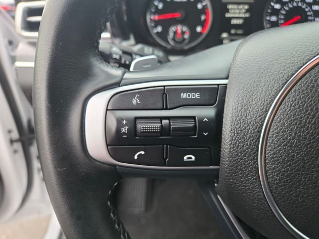 Used 2024 White Kia GT image 21