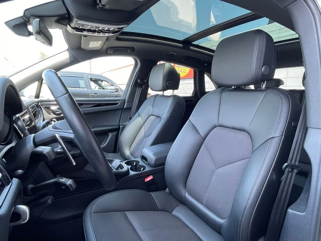 Used 2023 White Porsche Base image 23