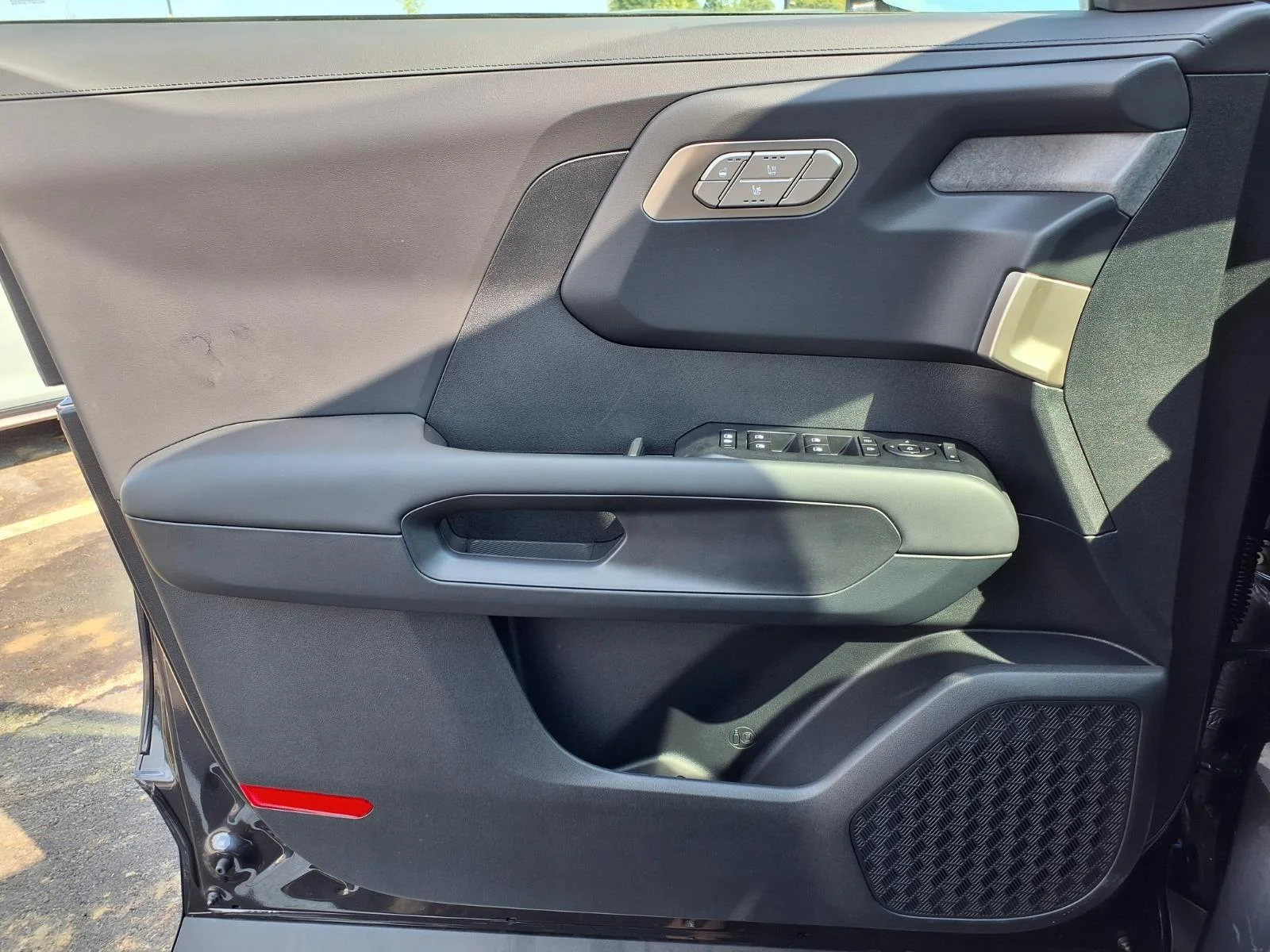New 2027 Panthera Metal Kia EX image 9