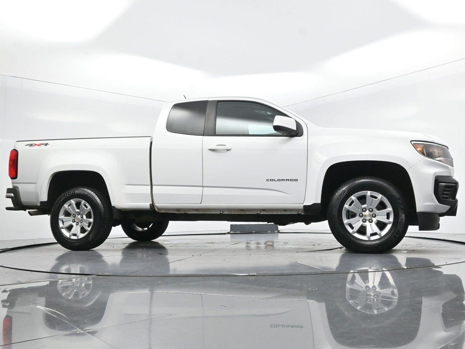 Used 2022 Summit White Chevrolet 4WD LT image 49