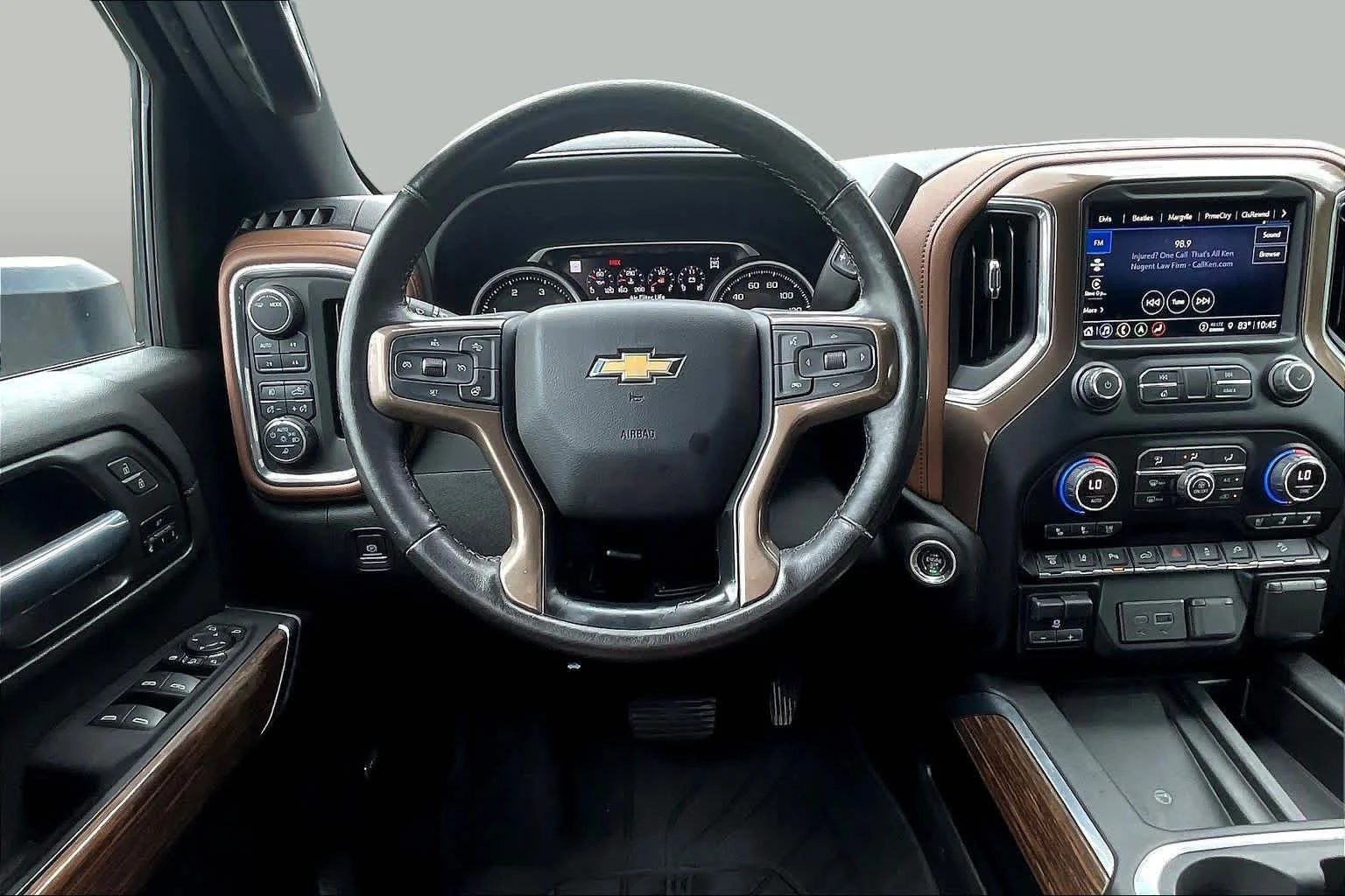 Used 2023 Iridescent Pearl Tricoat Chevrolet High Country image 11