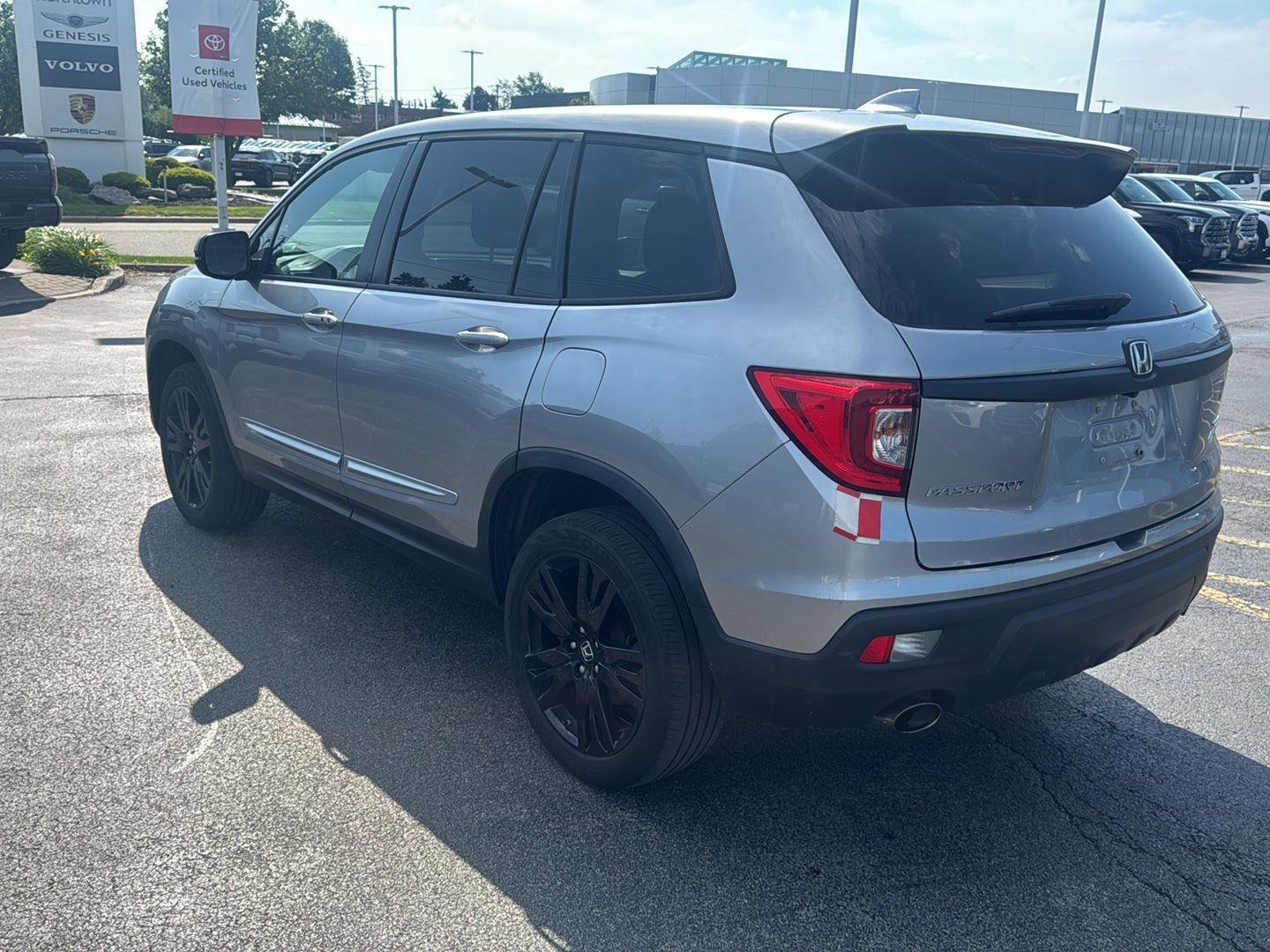 Used 2019 Lunar Silver Metallic Honda Sport image 4