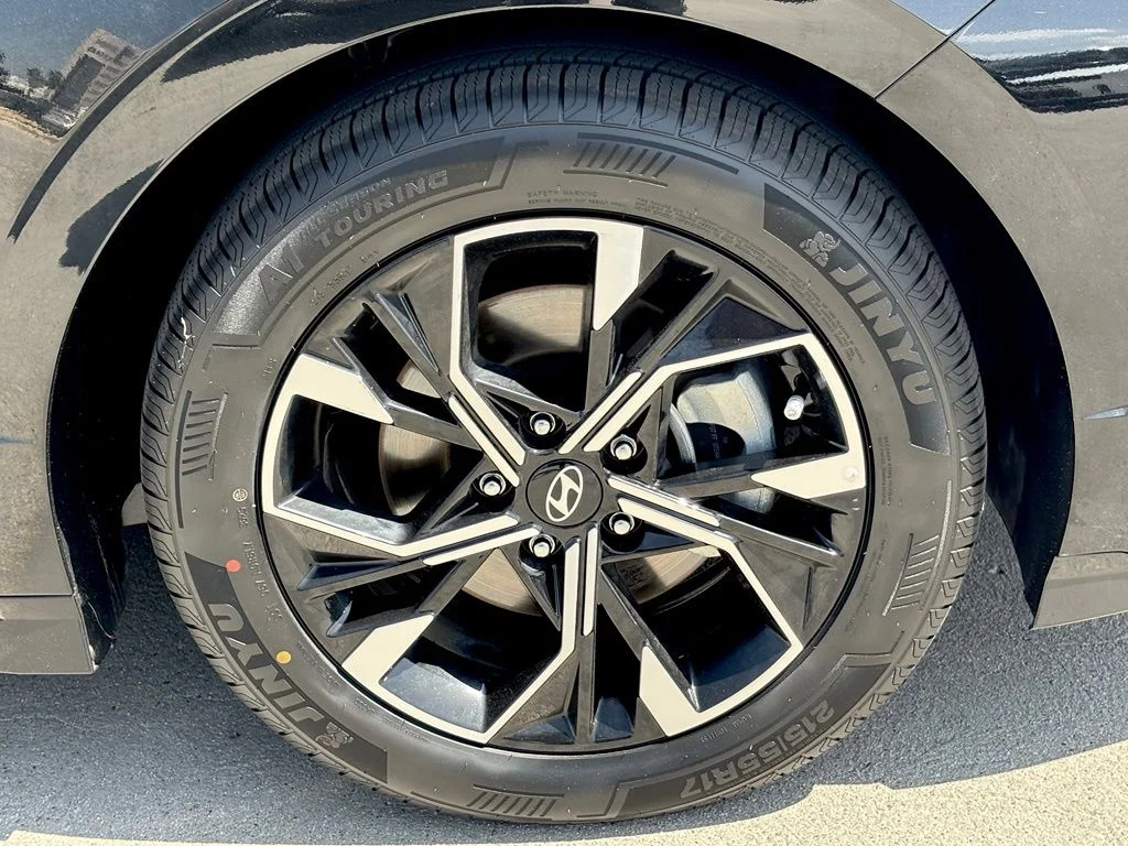 Used 2025 Abyss Black Hyundai SEL image 26