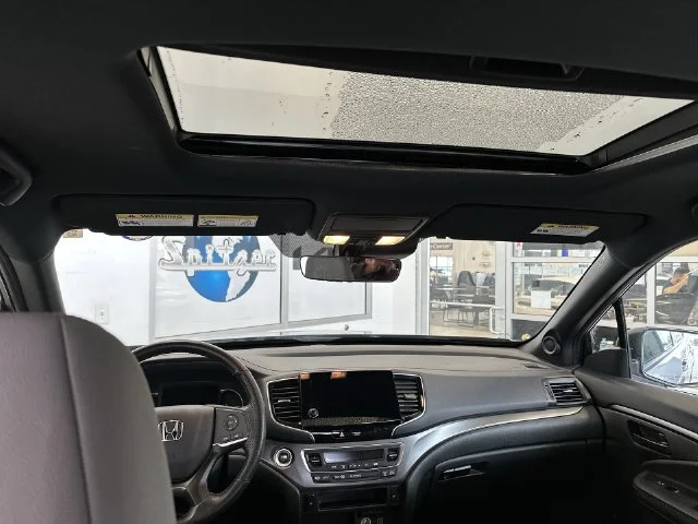Used 2023  Honda EX-L image 25