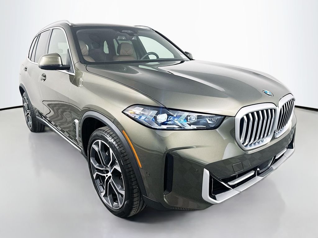 New 2026 Manhattan Green Metallic BMW xDrive40i image 3
