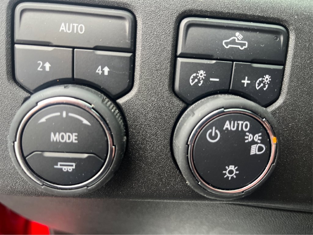 2025 Chevrolet Silverado 1500 LT - Photo 15