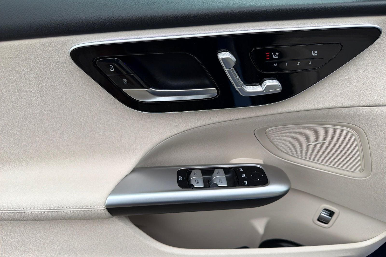 New 2026 Starling Blue Metallic Mercedes-Benz C 300 image 23