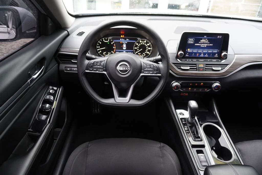 Used 2023 Silver Nissan 2.5 SV image 22