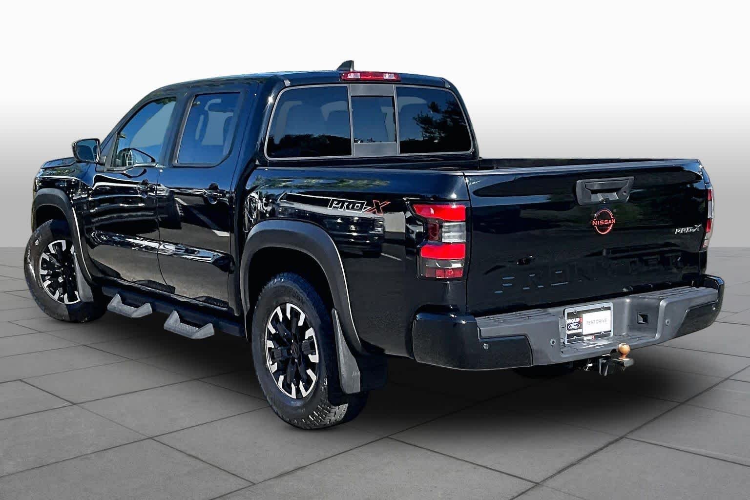 Used 2022 Super Black Nissan PRO-X image 12