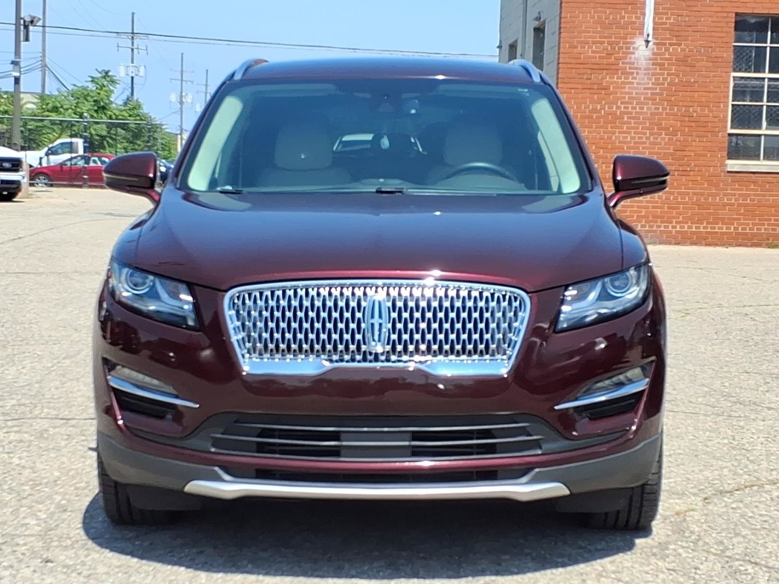 Used 2019 Burgundy Velvet Metallic Tinted Clearcoat Lincoln Select image 17