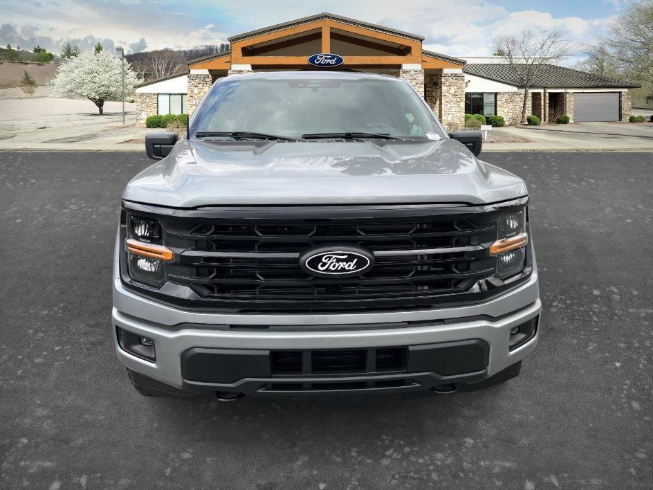 New 2026 Iconic Silver Metallic Ford XLT image 2