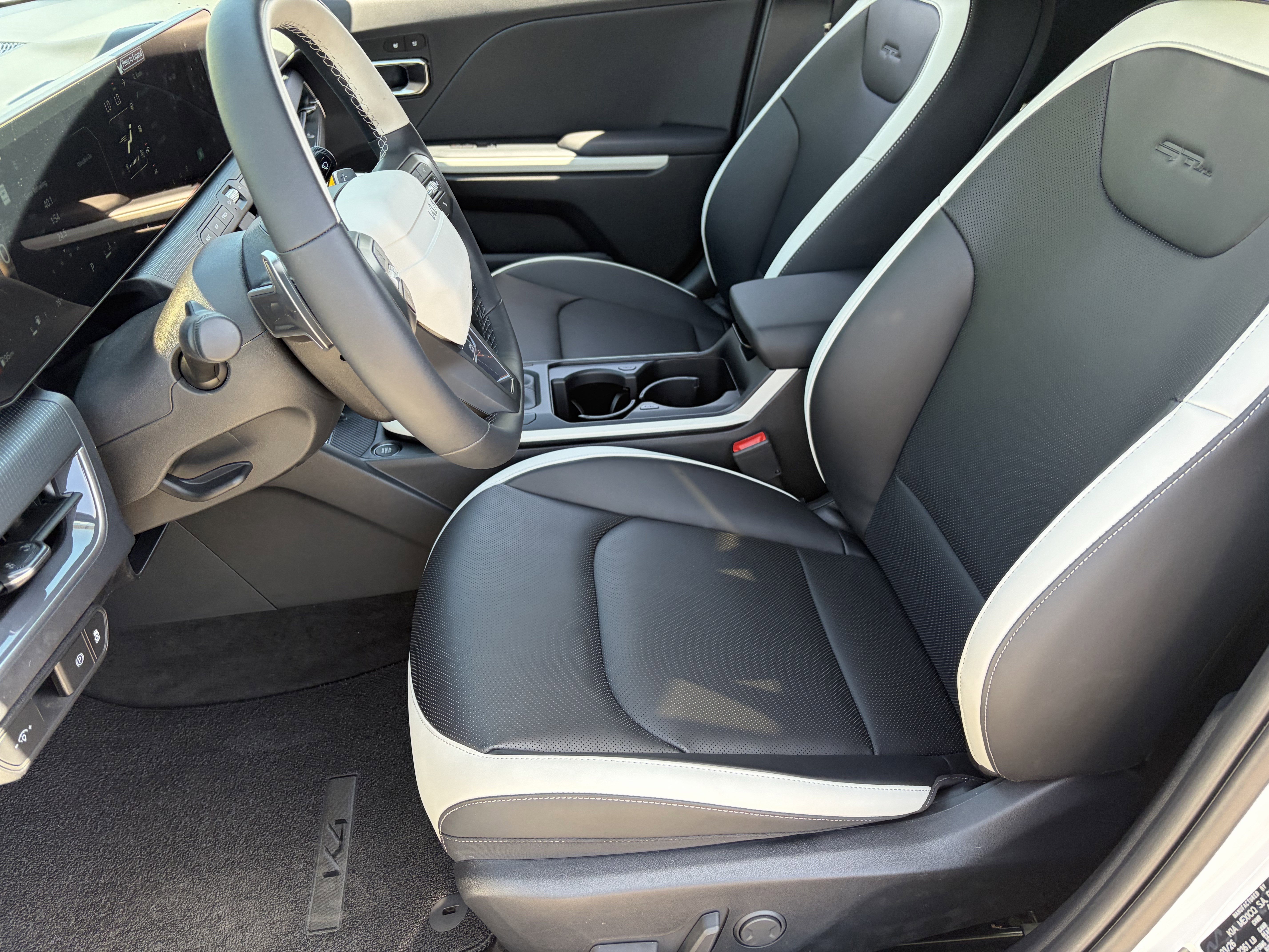 New 2026 Snow White Pearl Kia GT-Line image 17
