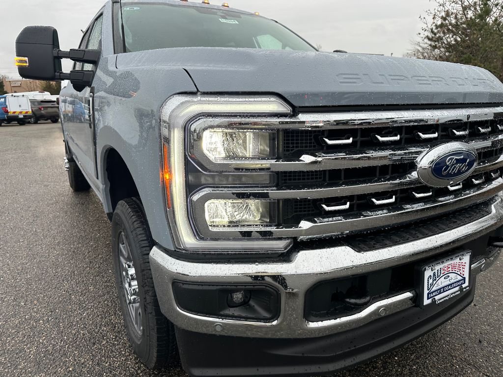 New 2026 Glacier Gray Metallic Tri-Coat Ford F-350® Lariat® image 8