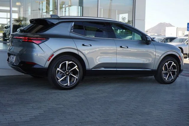 2025 Chevrolet Equinox EV LT - Photo 9