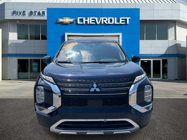 Used 2024 White Mitsubishi SE image 2