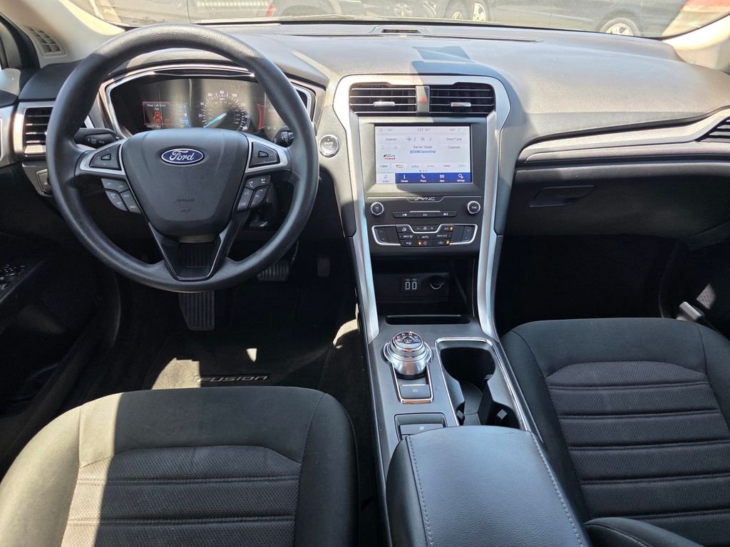 Used 2020 Black Ford SE image 17