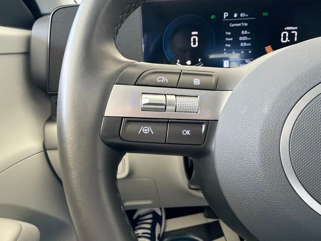 Used 2025 White Hyundai SEL image 23